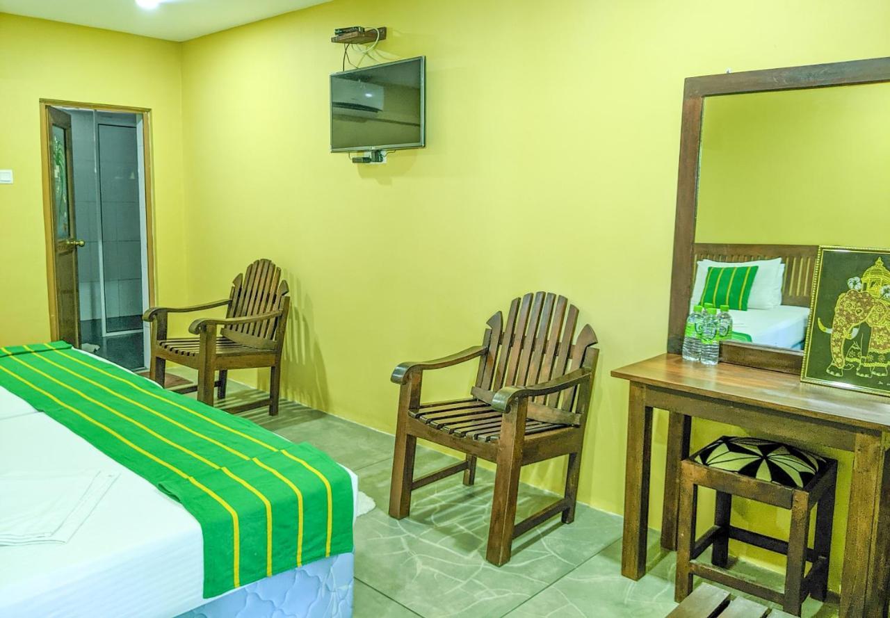 Yala Golden Wild Bed & Breakfast Tissamaharama Exterior photo